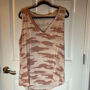 Maurice’s 24/7 Women’s Light Pink Camo Top XXL